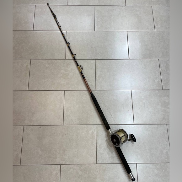 Vintage Penn 114HSenator Fishing Reel Red Color and Vintage